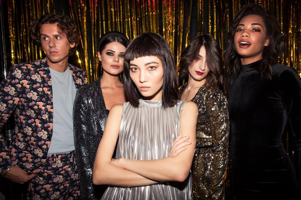 Faites sensation avec une tenue de soirée originale